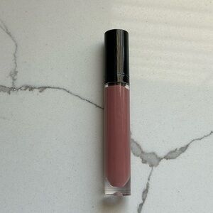 Pat McGrath Liquid Lipstick in Dusty Rose Pink - Divine nude